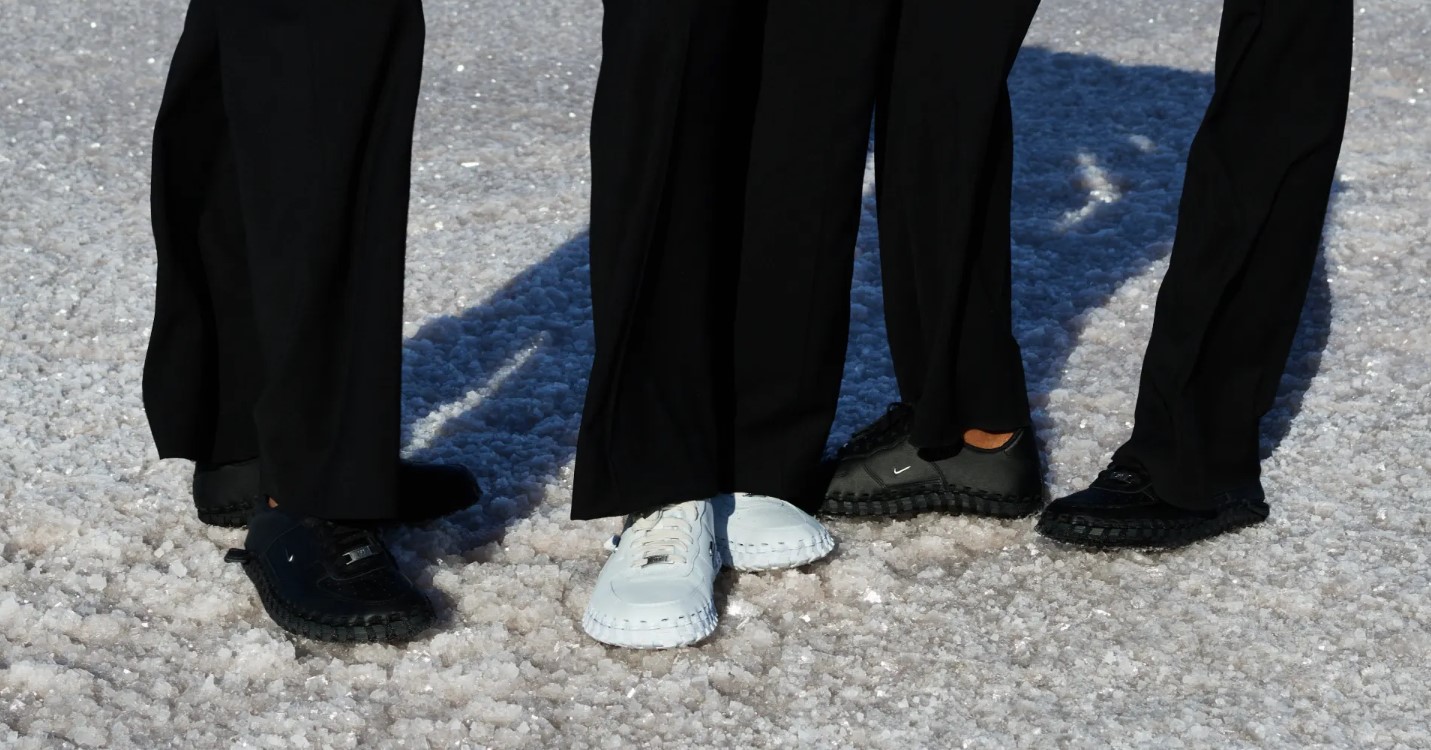 What You Need to Know About the Nike J Force 1, nike x jacquemus j force 1 sneakerize.gr