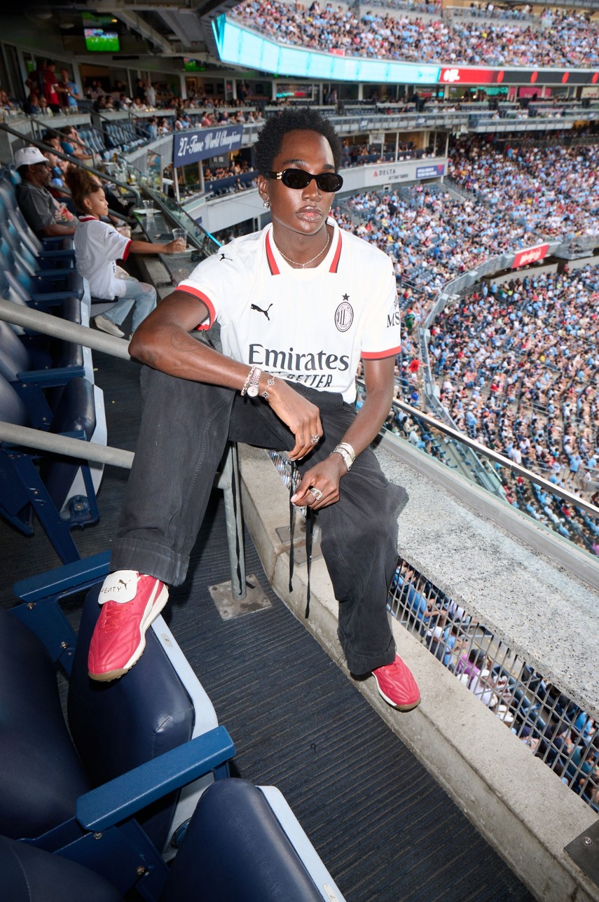 FENTY x PUMA Avantis Teased by Rihanna at Yankee Stadium, Sneakerize.gr