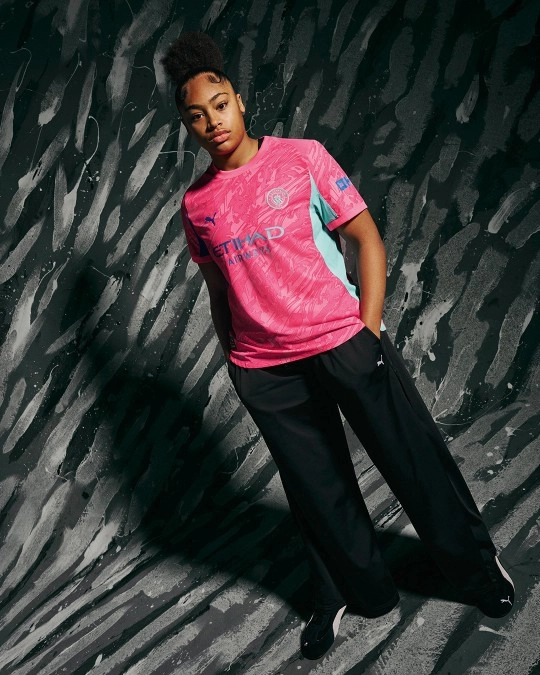 Puma x Manchester City Home Kit Debuts Iconic Sash, Sneakerize.gr