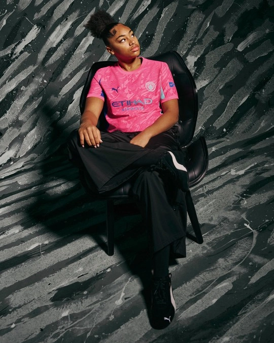 Puma x Manchester City Home Kit Debuts Iconic Sash, Sneakerize.gr