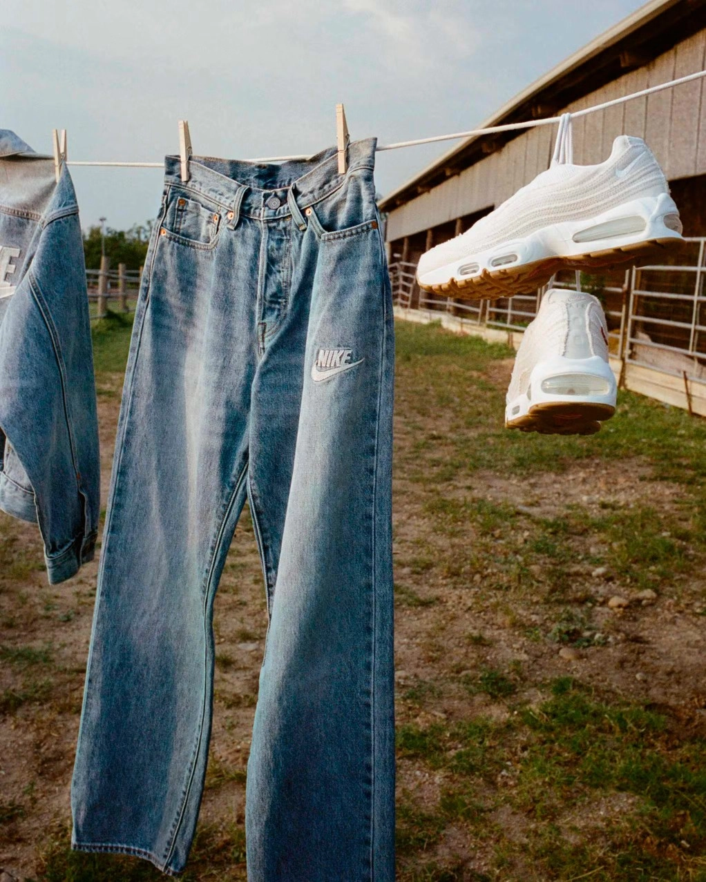 Levi’s x Nike Denim Collection Redefines Classic Sportstyle, Sneakerize.gr