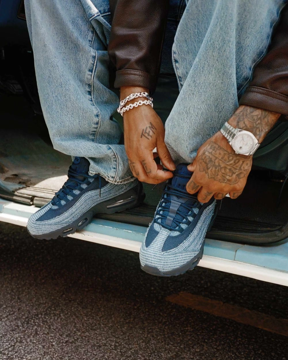 Levi’s x Nike Denim Collection Redefines Classic Sportstyle, Sneakerize.gr