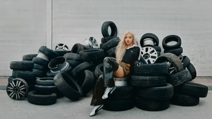 PUMA x ROSÉ Metallic Speedcat: Chrome Meets Motorsport Heritage, Sneakerize.gr