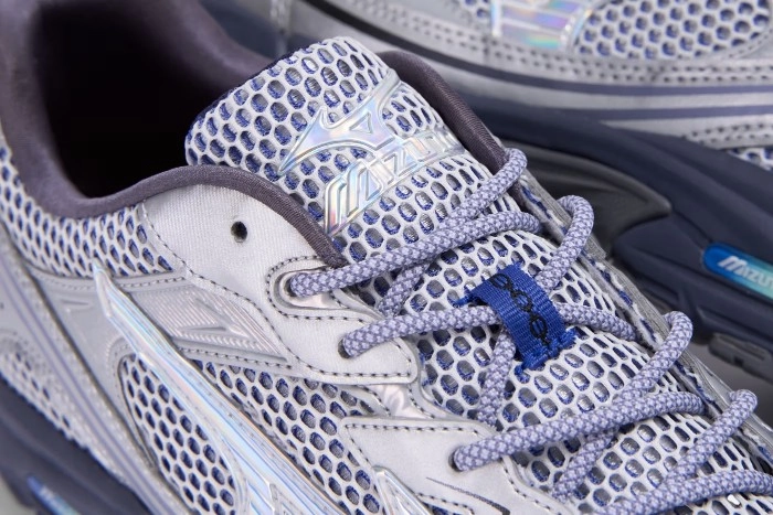 Mizuno MXR Space Lights Pack, Sneakerize.gr