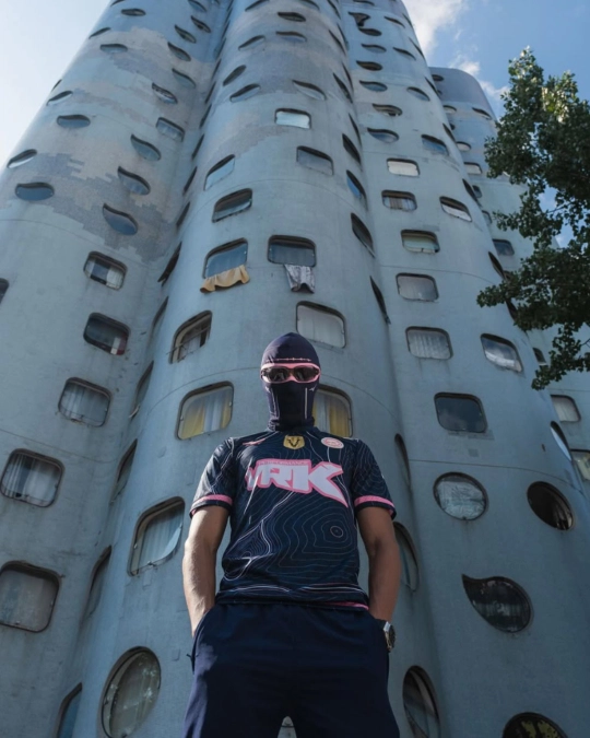 Mizuno x VRUNK Collaboration Redefines Sportstyle, Sneakerize.gr