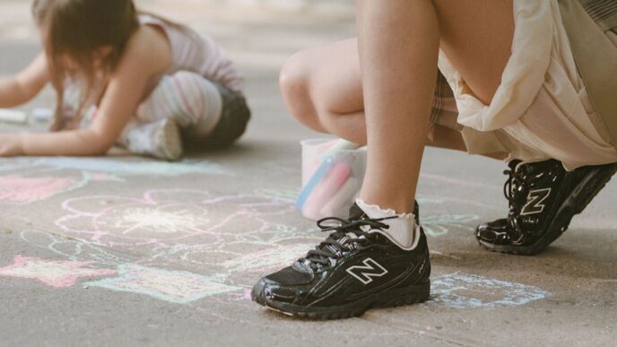 New Balance 204L Black Patent Drops This Fall, U204LMRA, Sneakerize.gr