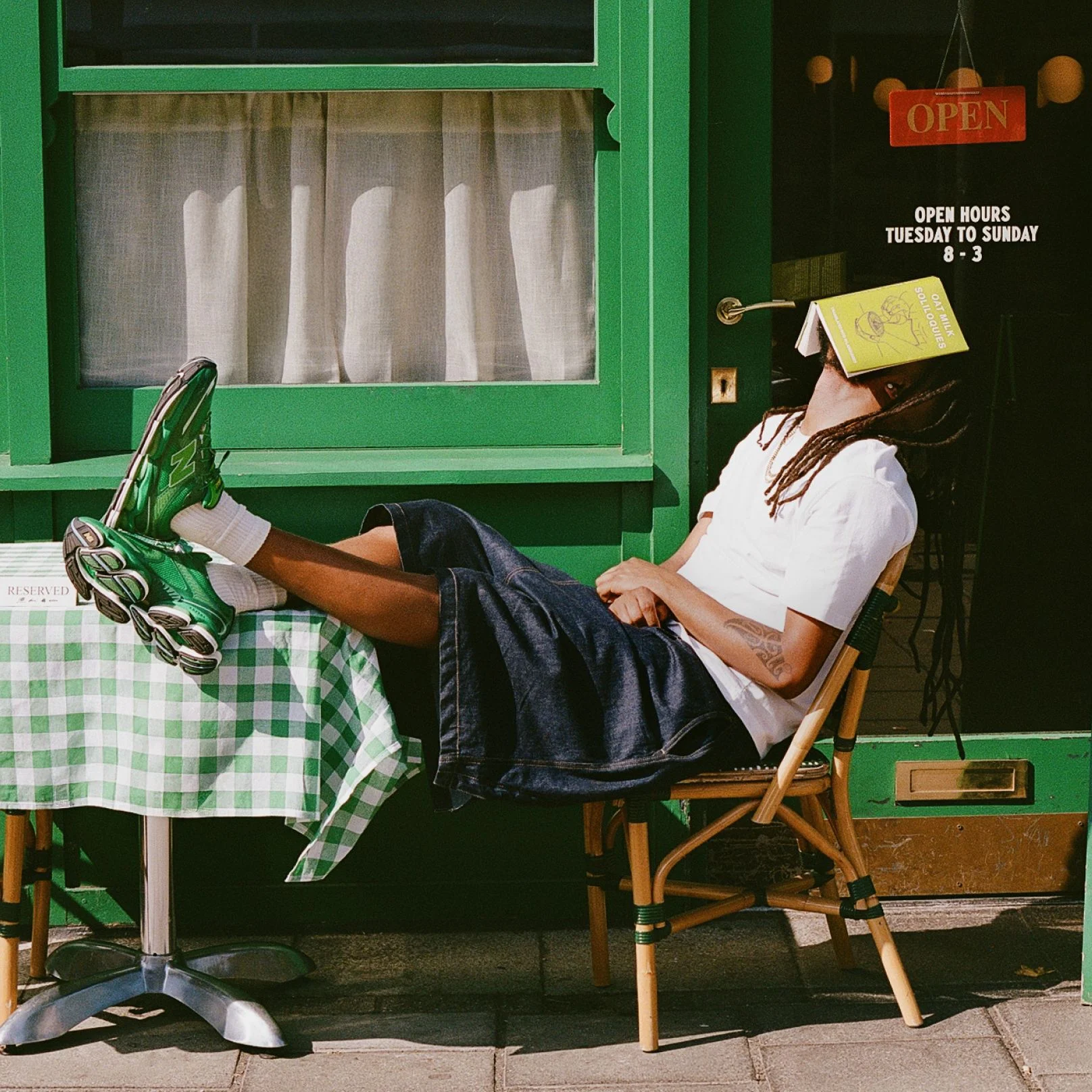 Aminé x New Balance ABZORB 2000 Biblioteca: A Vibrant Tribute to CreativityStyle, U2000ME, Sneakerize.gr