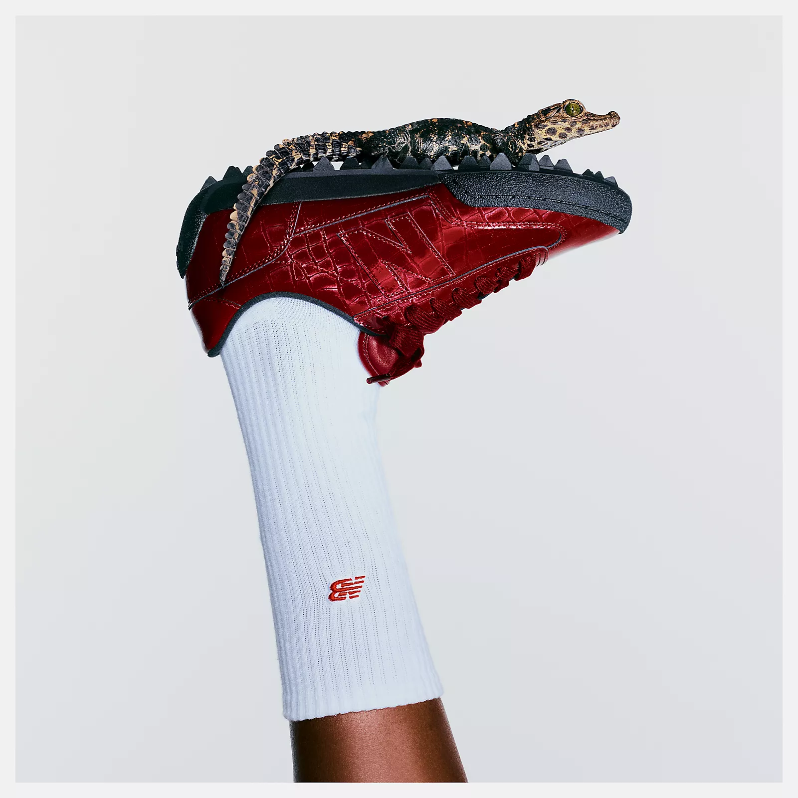 New Balance Gator Run: Bold Croc Print Revival, Sneakerize.gr
