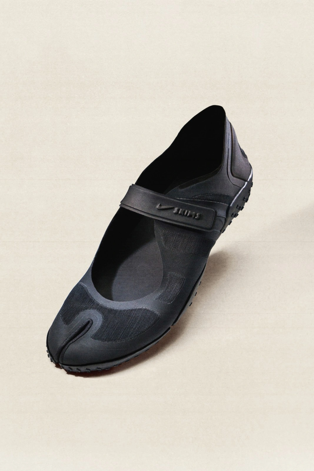 NikeSKIMS Rift Mesh Release: A New Era of Footwear Collaboration, Sneakerize.gr